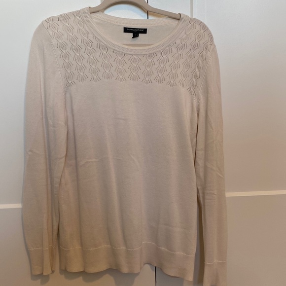 Banana Republic Size L cream sweater - Picture 1 of 5